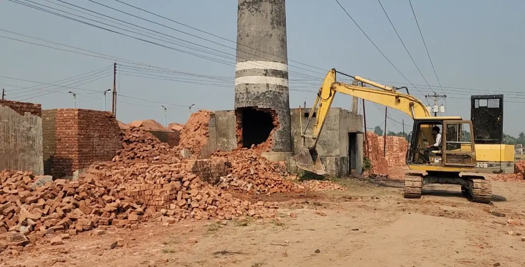 ঝিনাইদহে ২টি অবৈধ ইটভাটা গুড়িয়ে দিলো ভ্রাম্যমাণ আদালত-ত্রিকান্ত খবর