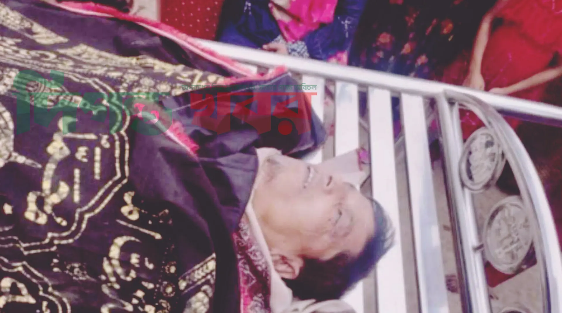 রাতে মামলার ভয় দেখিয়ে দুই লাখ টাকা দাবি, ভোরে মিলল ইউপি সদস্যের মরদেহ