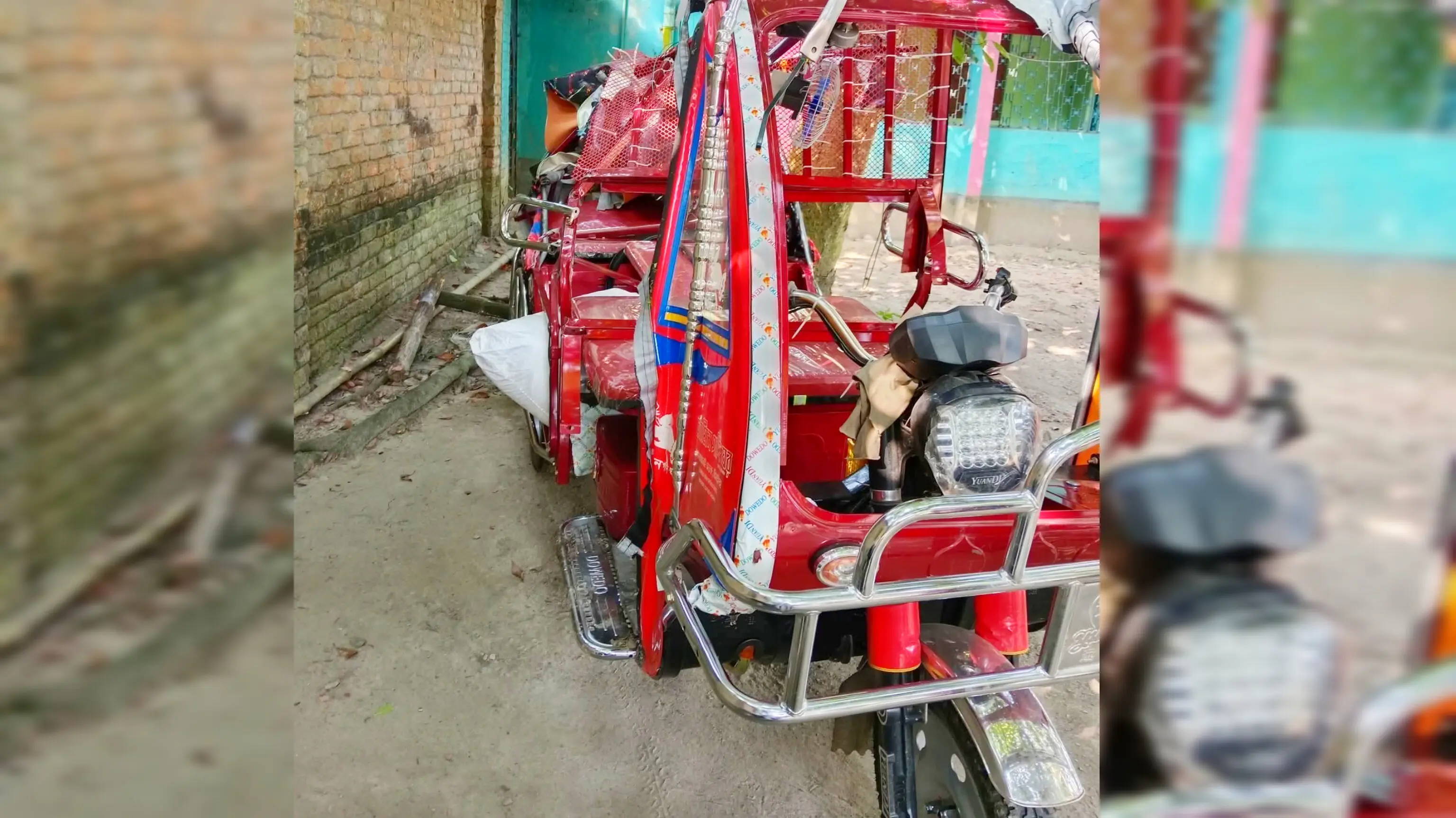 ঝিনাইদহে বাস-ইজিবাইক সংঘর্ষে গৃহবধূ নিহত-দিগন্ত খবর